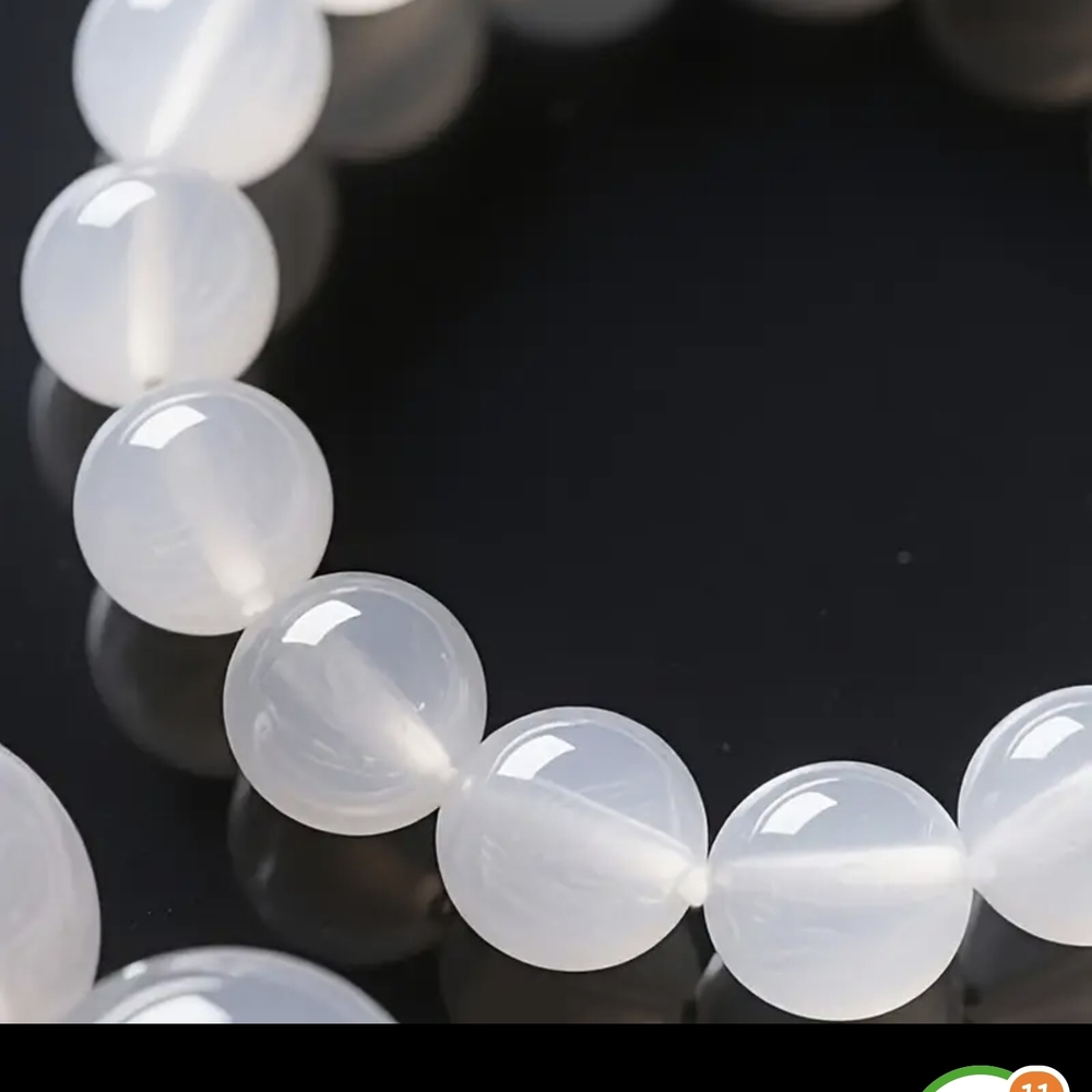 🥳 #22. 4/$20. Elegant White Beaded Bracelet